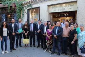 Depuis plus de 40 ans, la maison du canevas et de la broderie vous propose le plus grand choix d'europe en termes de canevas. La Maison Des Metiers D Art De La Cite De Carcassonne Ville De Carcassonne