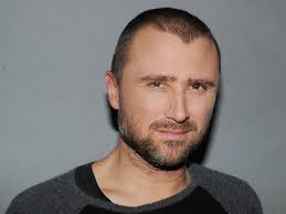 De son vrai nom, claude espinasse, il avait démarré sa carrière au théâtre en 1955 puis il se fait remarquer avec les seins de glace de georges lautner en 1974. Alexandre Brasseur La Biographie De Alexandre Brasseur Avec Gala Fr