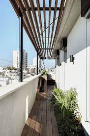 De dakdokters have their own design office with de dakarchitecten. Duplex Penthouse With Roof Terrace Gets A Graphical Redesign Terrace Design Roof Terrace Design Terrace Garden Design