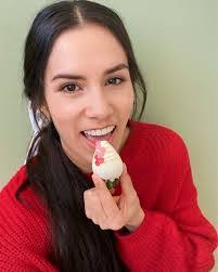 Andrea Aman's Instagram, Twitter & Facebook