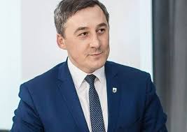 Rafał Kowalczyk, wójt gminy Wąsewo w powiecie ostrowskim, walczy o głosy w  finale ogólnopolskiego konkursu "Wójt Roku 2018"