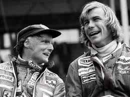 Dünyaca ünlü f1 pilotu niki lauda'dan kötü haber geldi. A Forma 1 Aranykora Kepek