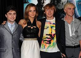 Emma watson is best known for playing the character of hermione granger, one of harry potter's best friends in the 'harry potter' film franchise. Emma Watson Reunites With Harry Potter Costar Tom Felton Purewow