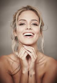 O casal já tinha se casado no civil no dia 17 de. Carol Dias Nova Namorada De Kaka Foi Capa Da Ludovica Veja Fotos