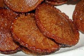 Kuih peneram mempunyai pelbagai nama lain seperti sebagai kuih telinga keling, kuih denderam dan kuih cincin. Sebenarnya Kan Asalnya Aku Nak Buat Kuih Peniram Kuih Telinga Keling Kuih Denderam Atau Apa Saja Nama Lain Bg Kuih Seperti Dalam Buku Resep Resep