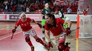 Na final, o benfica, que procura o 16.º troféu, vai encontrar a oliveirense, anfitriã da 'final four', que tinha afastado o riba d'ave. Benfica Sporting Hoquei Feminino Campeonato Sl Benfica