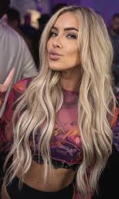 Krista Byrne's Instagram, Twitter & Facebook