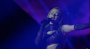 Maxine and franklin brown represented the country with de eerste keer. Alles Ging Fout Tijdens Songfestival Repetitie Grieks Utrechtse Stefania 18 Zenuwen Sloegen Toe Songfestival Ad Nl