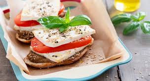 Tartines Au Tofu Tomate Et Puree D Olive Verte Mon Quotidien Autrement