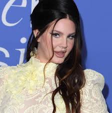 On March 1, Lana Del Rey attended the 2023 Billboard Women in Music event  at the YouTube Theater in Inglewood, where she accepted the Visionary Award!