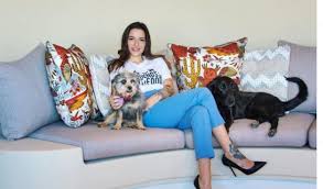 Η κόρη του αείμνηστου νίκου κούρκουλου μοιράζεται την αγωνία της για ένα τόσο ευαίσθητο προσωπικό θέμα. Erietta Koyrkoyloy H Dikh Moy Diaforetikothta Hr8e Me Mia Poly Kalh Oikonomikh Katastash In Gr