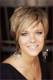 Kurzhaarfrisuren Fur Frauen Ab 50 Kurzhaarfrisuren Frisur Kurz Rundes Gesicht Haarschnitt