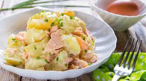 Salade De Pommes De Terre Au Saumon Et A La Mayonnaise Les Anges Recette En 2020 Salade Pomme De Terre Salade Pomme Salade
