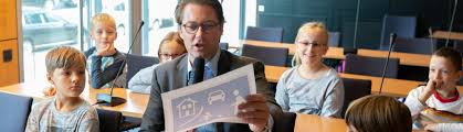 Für scheuer ist es die dritte ehe. F4 Schuloffnungen Geradeausdenkergeradeausdenker