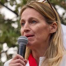 Astrid Panosyan-Bouvet в X: „Le Rassemblement National : ils ont beau porter  la cravate, poster des belles photos sur Instagram avec des chatons, être  les rois du Tik Tok, ça reste un