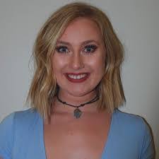 Taylor Heyne's Instagram, Twitter & Facebook