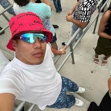 Justine Boone's Instagram, Twitter & Facebook