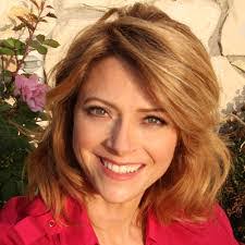 Rachel Hope's Instagram, Twitter & Facebook