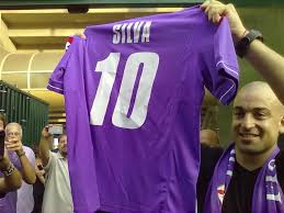 La piena maturità calcistica è stata ormai raggiunta e il tanque inizia a far parlare di sé. Che Fine Ha Fatto El Tanque Silva Il Vice Gila Che Si Ispirava A Bati Ma Che Invece