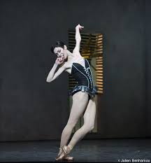 Eleonora abbagnato ha dato l'opportunità agli all stars di confrontarsi con movenze e concetti l'etoile è riuscita sicuramente ad arricchire il bagaglio di esperienze dei ragazzi di all star grazie alla. Eleonora Abbagnato Nommee Danseuse Etoile Danses Avec La Plume L Actualite De La Danse