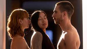 Marina Abramović: Is Squeezing Through Naked People Really Art? HD phone wallpaper