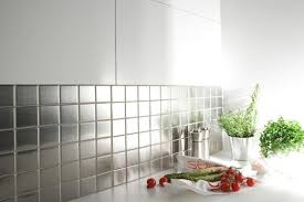 Decorando A La Francesa Cozinhas Com Azulejos Especiais Carrelage Inox Credence Cuisine Dosseret Cuisine