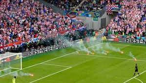 Während die tschechen nach beherzter leistung gegen spanien noch ohne punkte dastehen, hat kroatien dank luka modric einen erfolgreichen auftakt hingelegt und die türkei mit 1:0 besiegt. Em 2016 Spielbericht Zur Partie Tschechien Kroatien In Gruppe D Fussball
