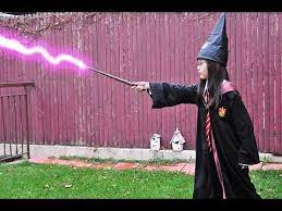 Cosplay harry potter cumpleaños harry potter harry potter characters baguettes harry potter harry potter bricolage harry potter painting diy wand wands cosplay ideas. How To Make Universal Harry Potter Interactive Wands Work At Home Youtube Interactive Wands Harry Potter Interactive Wand Harry Potter