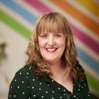 Amy Hull's Instagram, Twitter & Facebook