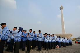 Di aturan awal, pns memang mendapatkan pensiun, sedangkan pppk tidak. Asn Pemprov Dki Bakal Dapat Gaji Ke 13 Penuh Republika Online