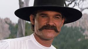 Kurt vogel russell on march 17, 1951 in springfield, massachusetts to louise julia russell (née crone), a dancer & bing russell, an actor. Kurt Russell S Beard In Guardians Of The Galaxy Isn T Even His Best Movie Facial Hair Metro Us