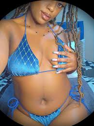 Queen-Chocolate Cam Model Profile | Stripchat