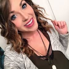 Melissa Cromwell's Instagram, Twitter & Facebook