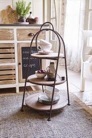 Alzata arredo 10 cm / alzata per dolci in ceramica a forma di corona bianca cm. Alzata Tannington Loberon Arredamento Design Vintage Legno