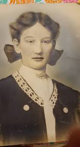 Ruth Haynes Skinner (33 years old) April 21, 1917-April 24, 1950 Headstone  almost completely buried Alphenia Cemetery.