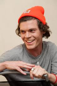 Harry Styles Look-a-like Aron Dales Is Still Focused in One Direction