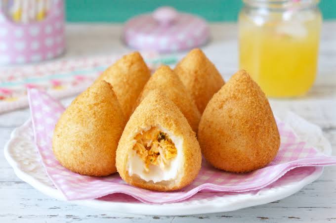 Receita de Coxinha de Frango com Catupiry: Massa Leve e Casquinha Crocante