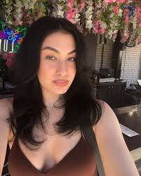 Kristen Nicole's Instagram, Twitter & Facebook