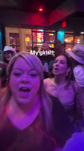 Renee Rowell (@reneerowell)