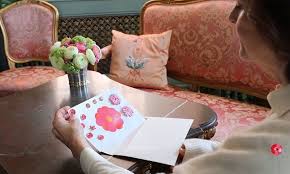 Se intervjun med generaldirektören för majblomman från 2019. Queen Silvia Bought This Year S First Majblomman From Elin Eisele