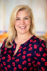 Carolyn Marvel's Instagram, Twitter & Facebook