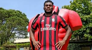 Il club rossonero tenta una nuova operazione di calciomercato e poi può douglas costa potrebbe trasferirsi al milan durante il calciomercato di riparazione in chiusura: Milan In Champions Con Moratajuve Assalto A Douglas Costa Il Mattino It