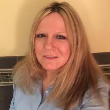 Wendy Deaton's Instagram, Twitter & Facebook