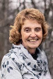 Suzette Kennedy's Instagram, Twitter & Facebook