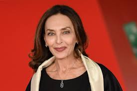 She returns to life as a zombie. Chi E Maria Rosaria Omaggio La Vita Privata E La Biografia Dell Attrice