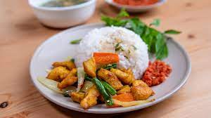 Bahan dan bumbu ayam goreng nikmati ayam goreng bumbu lengkuas ini dengan nasi hangat lengkap ditambah sambal dan aneka lalaban seperti kol, daun selada, timun, terong dan lain sebagainya. Resepi Nasi Ayam Goreng Kunyit Mat Rock