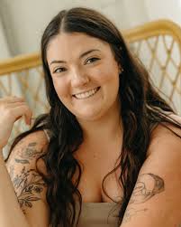 Ever wonder what your therapist does outside of sessions?!?🤔💭 • Here's a  lil glimpse into my life away from the office—concerts, cute doggos, books  (duh), good eats, tarot cards, game nights with