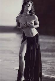 Robin Givens naked in Boomerang 1992 - Iconic movie sex scene exposed.