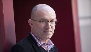 Tout d'abord mon ressenti, et ce que le jour doit à la nuit est un roman qui a sauvé mon été en terme de littérature. Histoires De La Nuit De Laurent Mauvignier Salue Presque A L Unanimite Par Le Masque La Plume