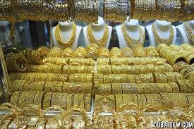 Tourists visiting the gold souq in deira, dubai. 5 Tips When Visiting The Dubai Gold Souk In Deira Dubai Ofw